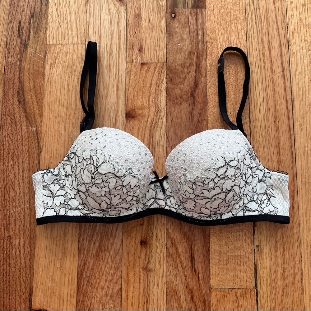 Victoria's Secret Dream Angels Floral Lace Bra Size 34B